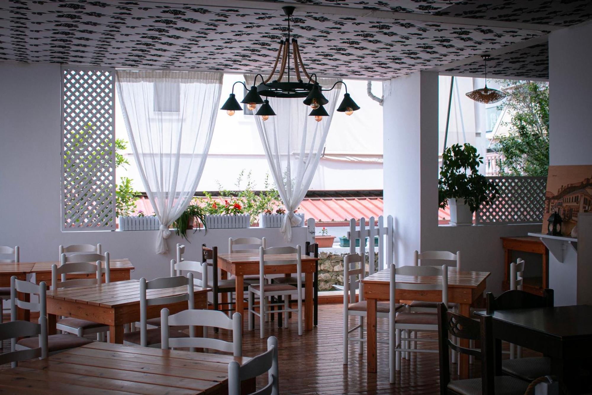 Hotel Fron Sarande Exterior photo